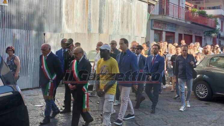 Pomigliano d’Arco, l’addio commosso della città a Frederick