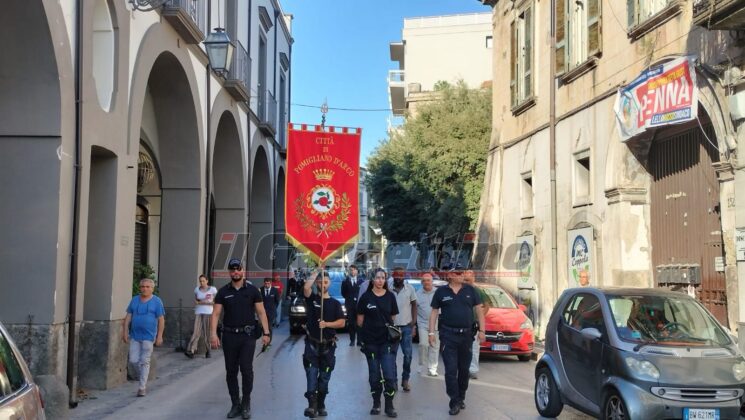 Pomigliano d’Arco, l’addio commosso della città a Frederick