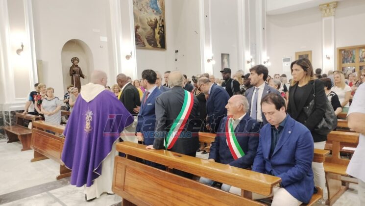Pomigliano d’Arco, l’addio commosso della città a Frederick