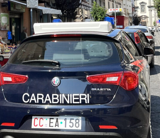 Giugliano in Campania: Carabinieri denunciano 2 imprenditori. Lavoratori in nero e con il reddito