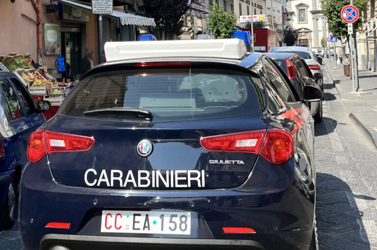 Giugliano in Campania, controlli a tappeto: 61 persone identificate. 41enne denunciato per contrabbando di sigarette