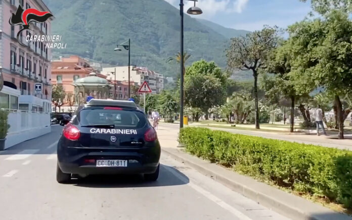 Castellammare, blitz contro il clan Cesarano: 18 indagati. Tra le vittime di estorsione un parente di Raffaele Imperiale