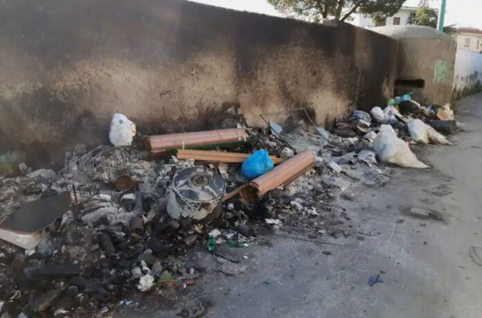 Rifiuti incendiati a Torre del Greco: responsabile un 40enne incastrato dalle immagini di videosorveglianza