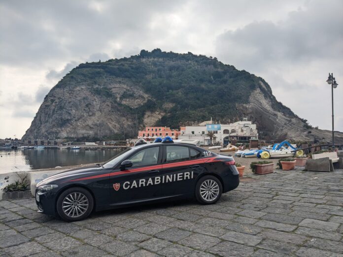 Ischia: truffe in danno di anziano. Carabinieri denunciano 2 ragazzi Ischia: truffe in danno di anziano. Carabinieri denunciano 2 ragazzi