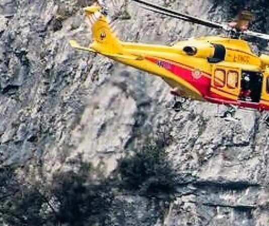 Tragedia lungo il Sentiero degli Dei: turista finlandese di 21 anni perde la vita cadendo in un dirupo