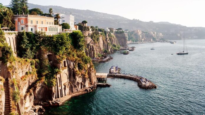 Piano di Sorrento, dalla musica di Nino Buonocore ai libri di Luigi Russo e Maurizio De Giovanni: i prossimi appuntamenti culturali