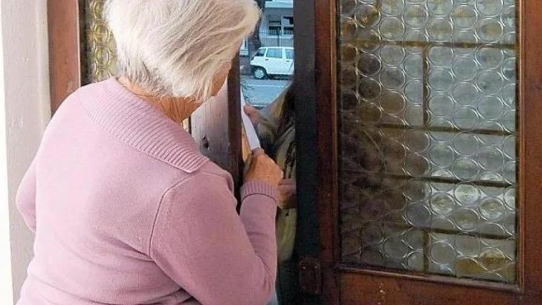 Trecase, truffa un’anziana: 20enne arrestato dai carabinieri Trecase, truffa un’anziana: 20enne arrestato dai carabinieri