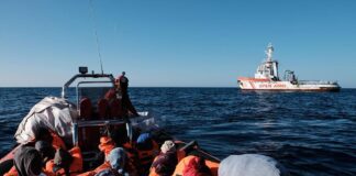 Arriveranno domattina nel porto di Napoli i 73 migranti a bordo della Open Arms
