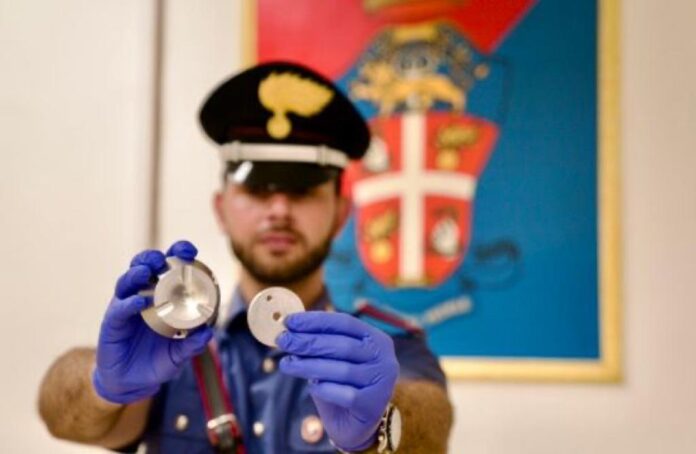 Sant’Agnello: disattiva l’antitaccheggio e tenta di rubare alcolici. Arrestato 42enne