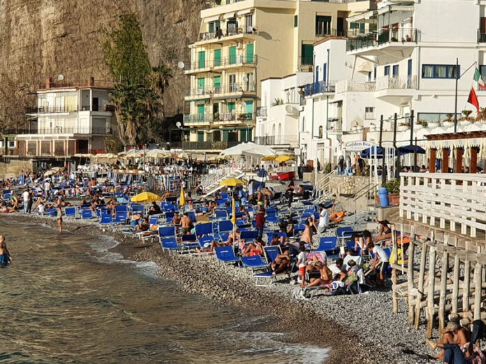 spiaggia Meta di sorrento