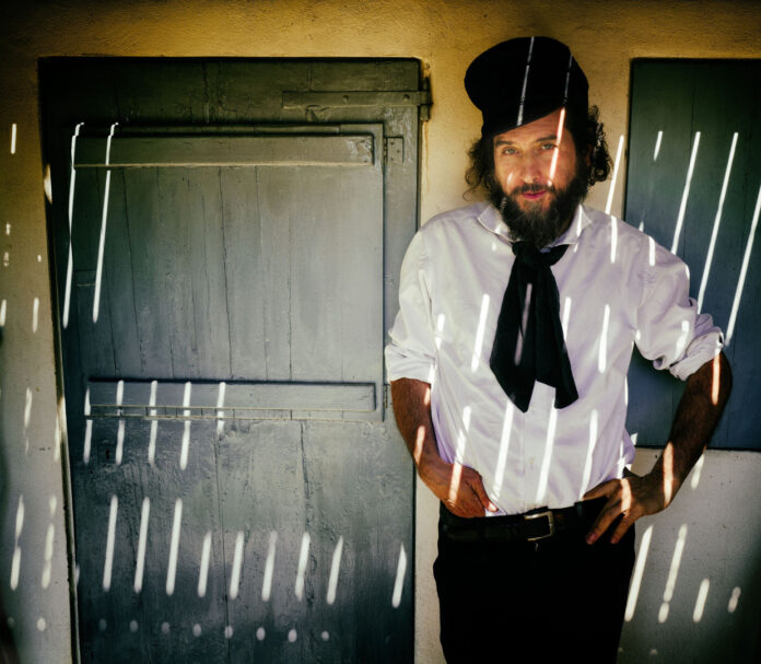 Vinicio Capossela vince la Targa Tenco 2023 nella categoria Miglior Album in assoluto con l’ultimo lavoro discografico Tredici canzoni urgenti Vinicio Capossela vince la Targa Tenco 2023 nella categoria Miglior Album in assoluto con l’ultimo lavoro discografico Tredici canzoni urgenti