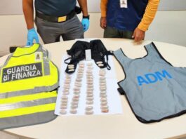 Oltre 60 ovuli di eroina nella biancheria intima: arrestata 36enne all'aeroporto di Napoli Capodichino
