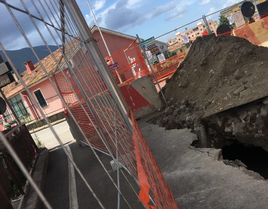 Gragnano, in fase di completamento i lavori per la rete fognaria in via Madonna delle Grazie Gragnano, in fase di completamento i lavori per la rete fognaria in via Madonna delle Grazie