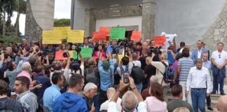 Stupro Caivano: 200 in corteo con don Patriciello, pochi i residenti del Parco Verde