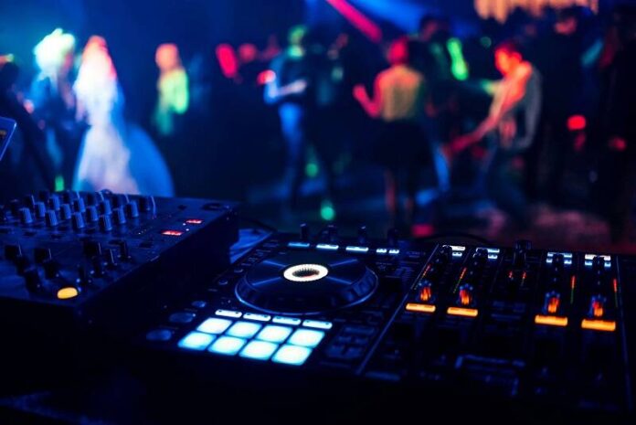 Casamicciola Terme: giù le serrande di una discoteca per 15 giorni, Carabinieri sospendono l'attività