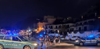 Controlli della Polizia di Stato nel comune di Ischia, identificate 474 persone, di cui 51 con precedenti di polizia