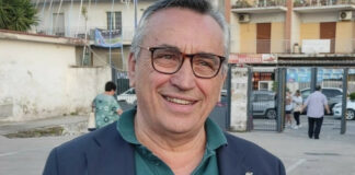 Caivano, si dimettono 13 consiglieri: terminata l'era del sindaco Enzo Falco. Era in carica da settembre 2020
