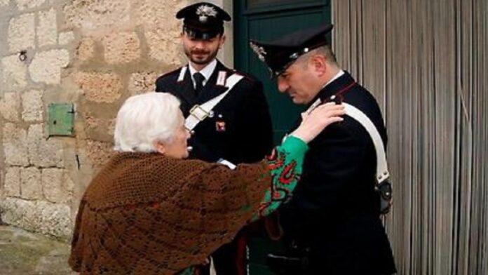 Ischia: Carabinieri e vittima scongiurano ennesima truffa. 16enne denunciato per aver tentato di ingannare un anziano. E' la seconda volta