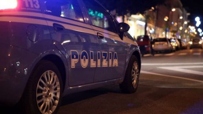 Napoli: sfuggono all’alt con un motoveicolo rubato. Arrestati due giovani