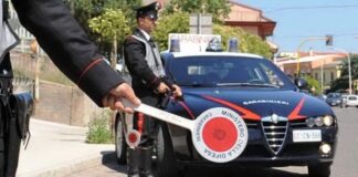 Pozzuoli: 17enni in fuga dal posto di controllo, denunciati dai Carabinieri