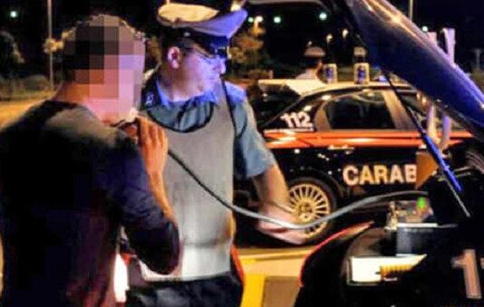 Ischia, 24enne ubriaco in scooter si schianta contro un muro