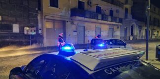 Giugliano in Campania: contromano con un’auto rubata. Carabinieri arrestano 23enne