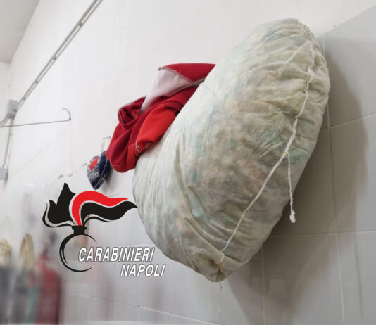 Giugliano in Campania: Blitz dei Carabinieri. Soldi, droga e un cuore inguaiano un 43enne