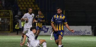 Il derby campano Giugliano-Juve Stabia termina a reti bianche Il derby campano Giugliano-Juve Stabia termina a reti bianche