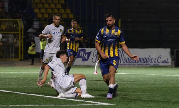 Il derby campano Giugliano-Juve Stabia termina a reti bianche