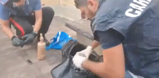 Bombe, droga, coltelli, cartucce: al setaccio il Parco Verde di Caivano