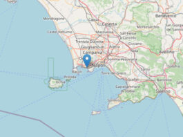 Forte scossa nei Campi Flegrei, terremoto di magnitudo 4.2: scuole chiuse. L'Ingv: "Sisma più forte da 40 anni"