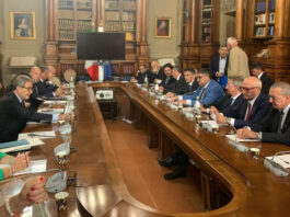 Campi Flegrei, vertice dei sindaci con il Ministro per la Protezione civile: "Del bradisismo, più che preoccuparci dobbiamo occuparci"