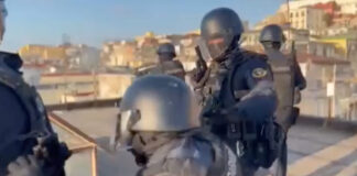 Droga, armi, videosorveglianza abusiva: tutti i dettagli del maxi blitz ai “Quartieri Spagnoli” di Napoli Droga, armi, videosorveglienza abusiva: tutti i dettagli del maxi blitz ai "Quartieri Spagnoli" di Napoli