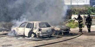 Quarto, litiga con vicina, la cosparge di benzina: ustioni su 50% corpo