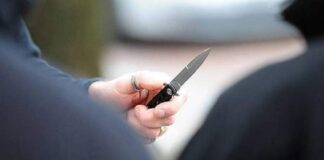 Napoli: 20enne accoltellato nella notte a Scampia, indagini in corso