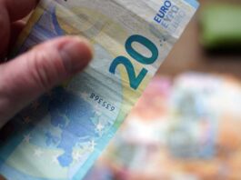 Napoli: Carabinieri arrestano 50enne per rapina. In manette per 20 euro