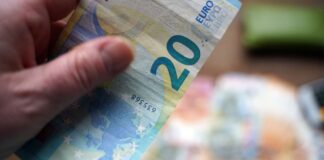 Napoli: Carabinieri arrestano 50enne per rapina. In manette per 20 euro