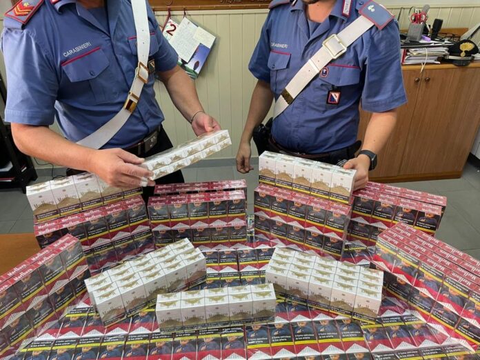 Qualiano: 2500 sigarette di contrabbando e 2800 euro in contante. Arrestato 54enne e denunciano 48enne