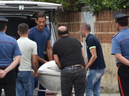 Femminicidio a Battipaglia: 38enne accoltellata a morte dal marito che poi ha chiamato i Carabinieri