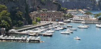 Sorrento, gestione servizi igienici ed aree comuni alla stazione marittima