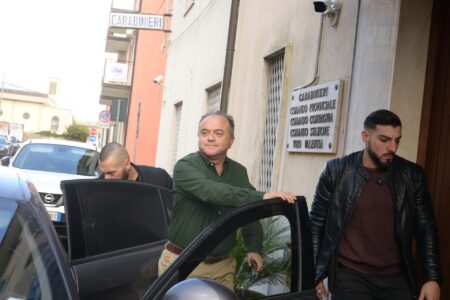 Gratteri vive da trent'anni sotto scorta