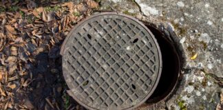 Giugliano, bloccato nelle fogne un membro della “banda del buco”: il 22enne preparava un colpo