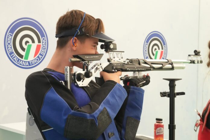 Al Campionato Italiano di Tiro a segno continua il percorso di vittorie del giovanissimo tiratore Antonio Tontaro Al Campionato Italiano di Tiro a segno continua il percorso di vittorie del giovanissimo tiratore Antonio Tontaro