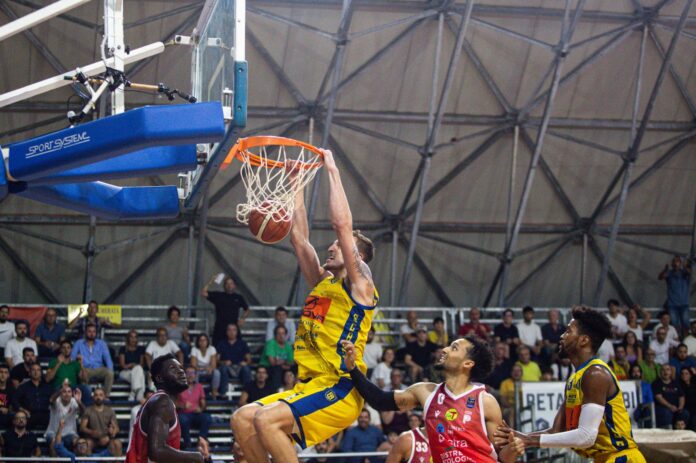 Arrivano i primi due punti stagionali per la Givova Scafati superato 85-77 l’Estra Pistoia Arrivano i primi due punti stagionali per la Givova Scafati superato 85-77 l’Estra Pistoia