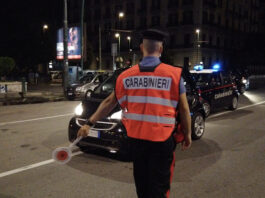 Droga camuffata da immondizia, parcheggiatori abusivi e furbetti: controlli serrati a Posillipo e Bagnoli