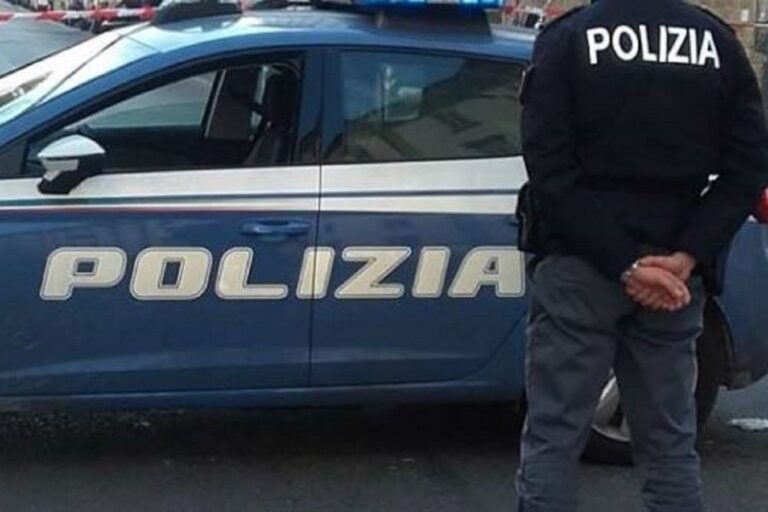 Napoli: ruba 100 euro ad un passante. Arrestato un 22enne