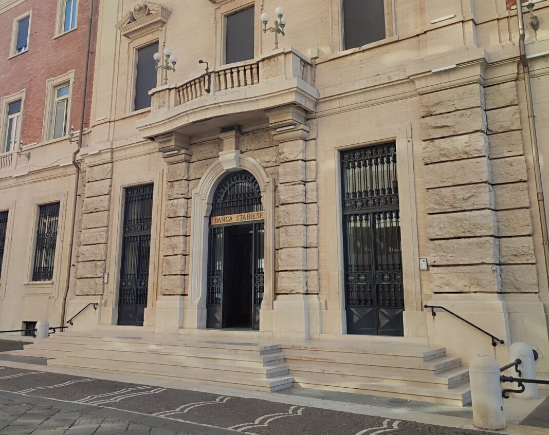 Giornate FAI d'Autunno, visite alla Banca Stabiese Giornate FAI d'Autunno, visite alla Banca Stabiese