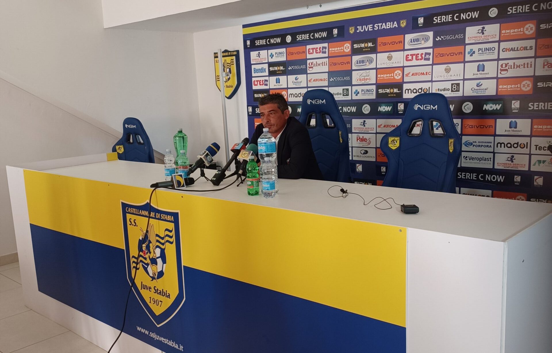 La Juve Stabia vince contro il Catania ed è sola al primo posto in classifica. Le parole di mister Pagliuca