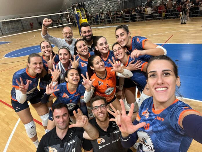 Prima vittoria stagionale per la Vesuvio Oplonti Volley Prima vittoria stagionale per la Vesuvio Oplonti Volley