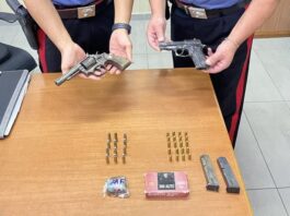 Qualiano: padre e figlio con armi e droga. Arrestati dai Carabinieri. Sequestrate due pistole pronte a sparare